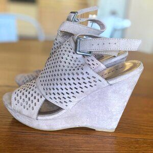 Madden Girl Kruiise Perforated Taupe Wedge Sandals Size 7